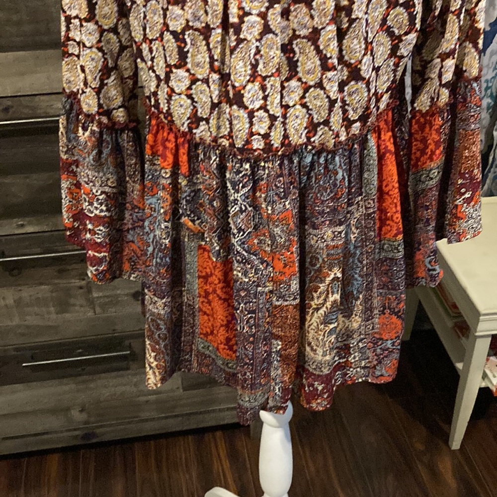 Olive Hill Flowing Blouse w/lots of patterns/prints-Size Medium - Picture 9 of 12